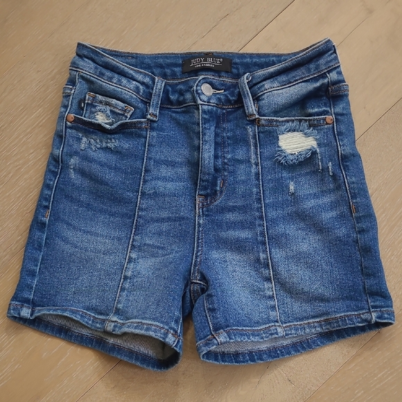 EUC Judy Blue Shorts Women's sz S Mid Rise Distressed Denim Jean Shorts - Picture 1 of 10